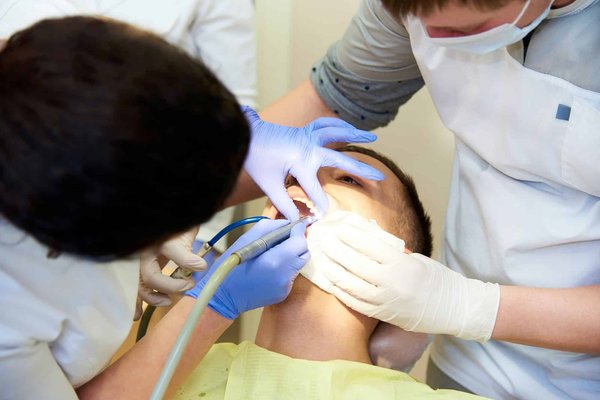 Les bienfaits méconnus d'une consultation chez un dentiste à Genève