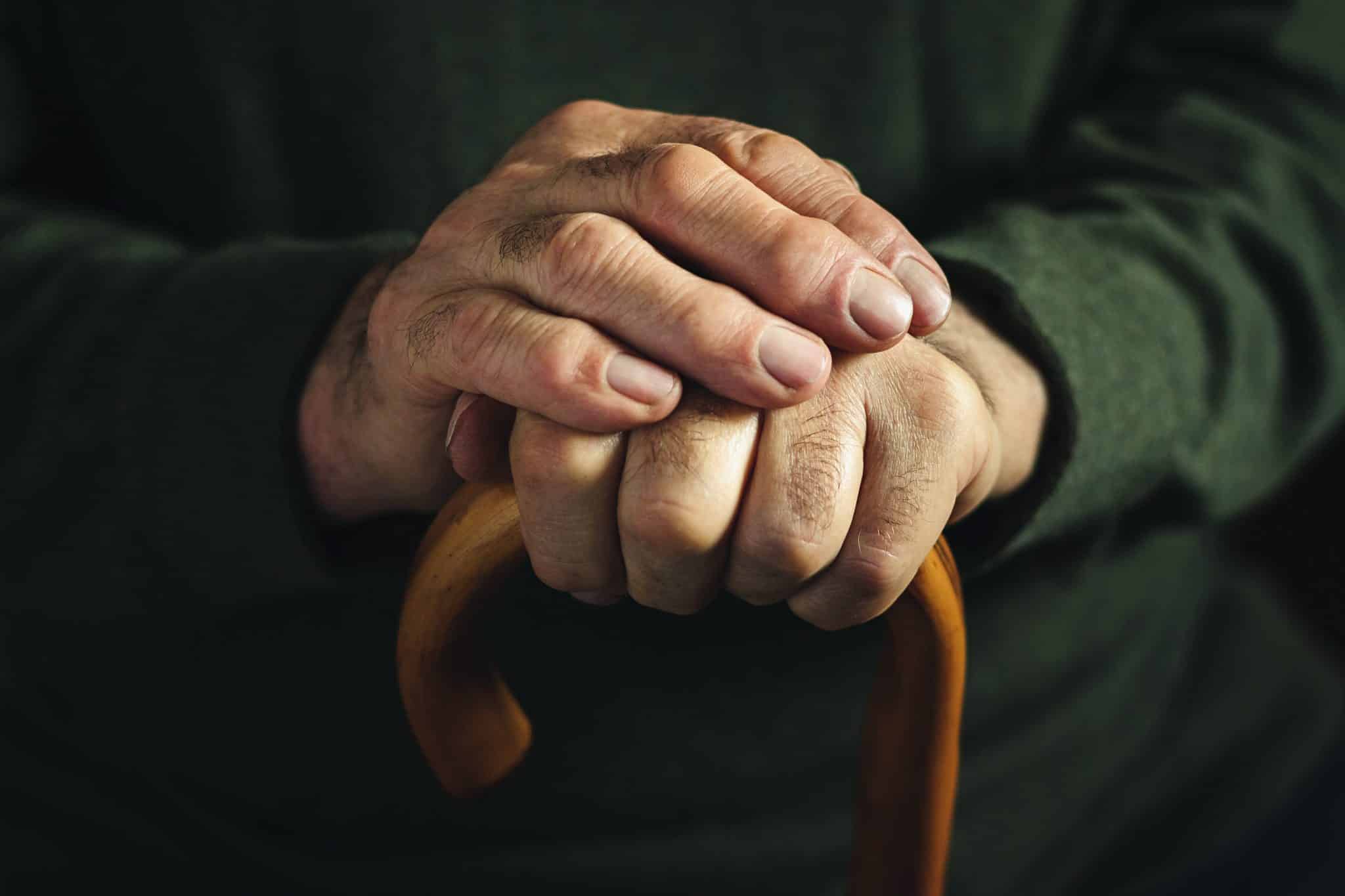 quels sont les signes de l’arthrite et comment la traiter ?