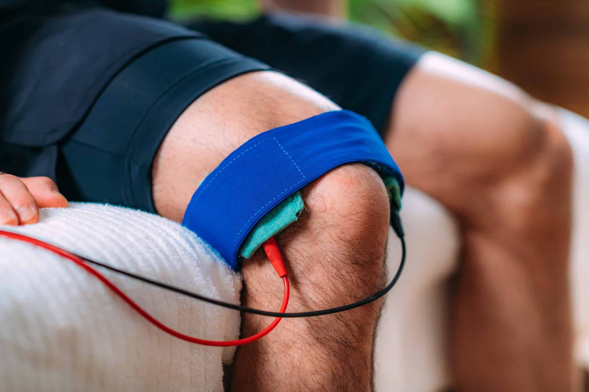 Comment utiliser un appareil TENS pour soulager la douleur au genou